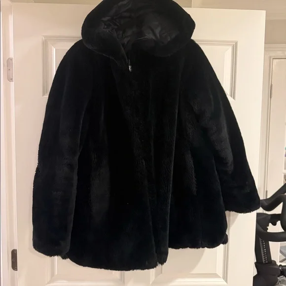 Save the Duck REVERSIBLE FAUX FUR JACKET MOD. BRIDGET IN BLACK - Picture 12 of 13
